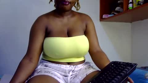 Snapshot of peekyshams chatting on September 2025 06:04:01 AM peekyshams online show from September 2025 06:04:01 AM