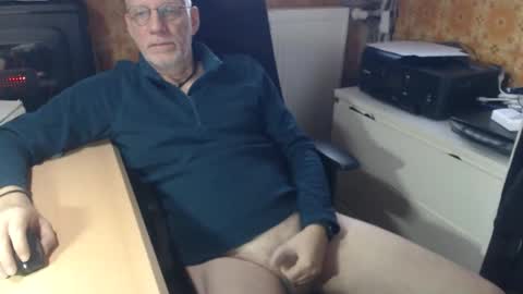 Snapshot of pemue65 chatting on November 2025 08:13:02 AM Pemue65 online show from November 2025 08:13:02 AM