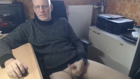 Snapshot of pemue65 chatting on December 2025 07:57:02 AM Pemue65 online show from December 2025 07:57:02 AM