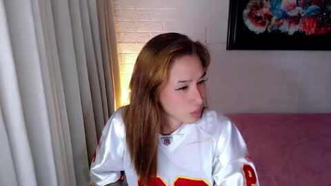 Snapshot of perfectstranger_ chatting on December 2025 06:51:01 AM Chloe online show from December 2025 06:51:01 AM