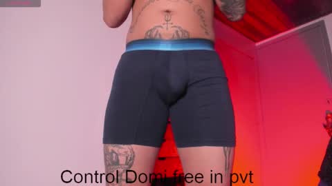 Snapshot of performansmen chatting on December 2025 11:09:02 PM Penrman online show from December 2025 11:09:02 PM