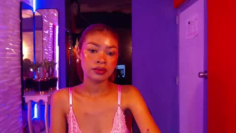 Perla online show from February 2025 12:15:02 PM