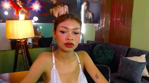 Perla online show from March 2025 03:37:01 PM