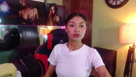 Perla online show from September 2025 08:31:01 PM