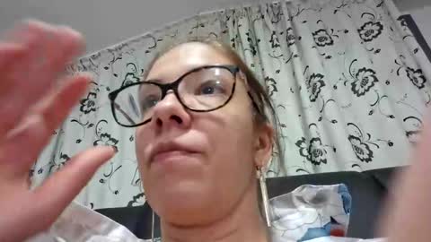 Lisa -  online show from December 2024 07:14:01 PM