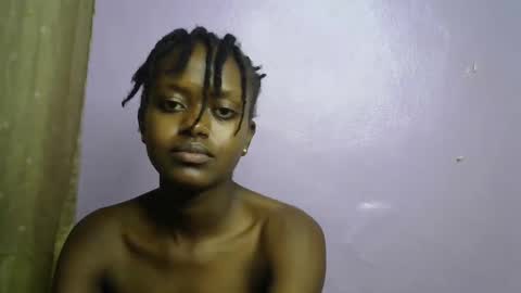 Snapshot of petite_star2 chatting on October 2025 10:39:02 PM petite_star2 online show from October 2025 10:39:02 PM