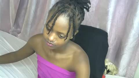 Snapshot of petite_star2 chatting on November 2025 05:49:01 AM petite_star2 online show from November 2025 05:49:01 AM