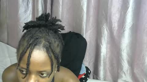 Snapshot of petite_star2 chatting on November 2025 08:52:02 PM petite_star2 online show from November 2025 08:52:02 PM