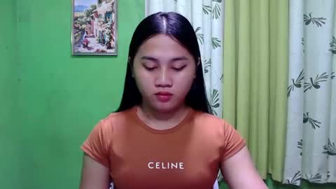 Snapshot of petite_trish chatting on December 2024 03:04:02 AM trish online show from December 2024 03:04:02 AM
