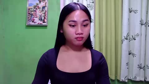 Snapshot of petite_trish chatting on December 2024 11:57:02 AM trish online show from December 2024 11:57:02 AM