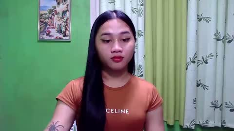 Snapshot of petite_trish chatting on December 2024 06:12:02 AM trish online show from December 2024 06:12:02 AM