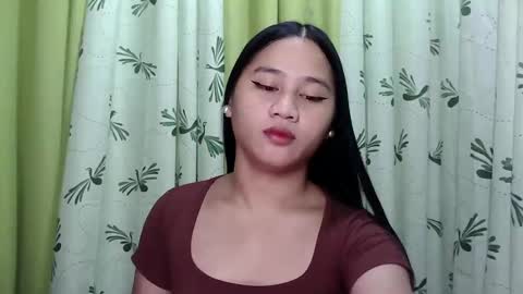 Snapshot of petite_trish chatting on January 2025 11:11:01 PM trish online show from January 2025 11:11:01 PM