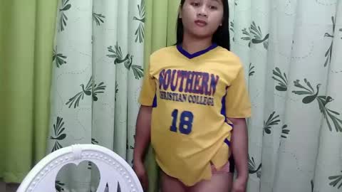 Snapshot of petite_trish chatting on January 2025 08:47:01 AM trish online show from January 2025 08:47:01 AM