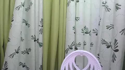 Snapshot of petite_trish chatting on February 2025 01:41:02 AM trish online show from February 2025 01:41:02 AM