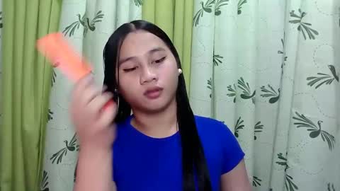 Snapshot of petite_trish chatting on February 2025 02:08:02 AM trish online show from February 2025 02:08:02 AM