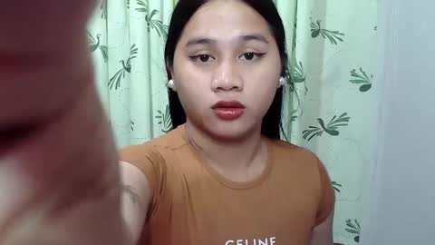 Snapshot of petite_trish chatting on February 2025 11:10:02 AM trish online show from February 2025 11:10:02 AM