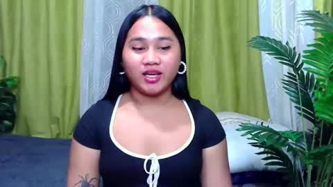 Snapshot of petite_trish chatting on September 2025 02:01:01 AM trish online show from September 2025 02:01:01 AM