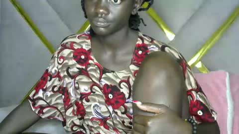 Snapshot of petitte_gyaal chatting on November 2025 11:14:01 PM petitte_gyaal online show from November 2025 11:14:01 PM