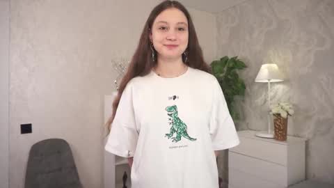 Snapshot of philippadelmore chatting on January 2025 05:15:02 PM Bella online show from January 2025 05:15:02 PM