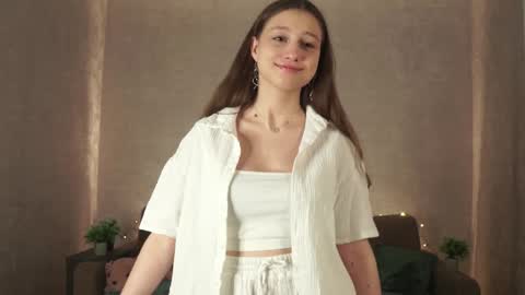 Snapshot of philippadelmore chatting on January 2025 06:44:01 PM Bella online show from January 2025 06:44:01 PM