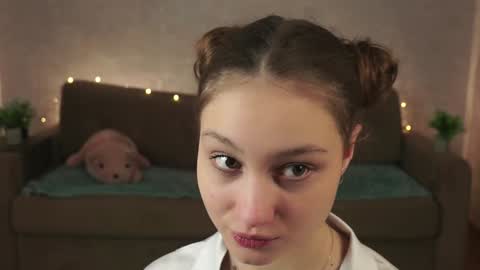 Snapshot of philippadelmore chatting on January 2025 08:03:02 PM Bella online show from January 2025 08:03:02 PM