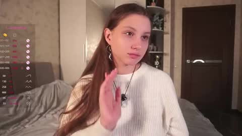 Snapshot of philippadelmore chatting on February 2025 09:43:02 PM Bella online show from February 2025 09:43:02 PM