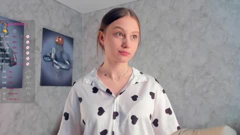 Snapshot of philippadelmore chatting on March 2025 12:06:02 PM Bella online show from March 2025 12:06:02 PM