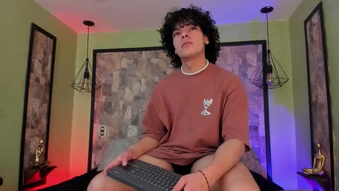 philly_smith online show from September 2025 07:59:02 PM