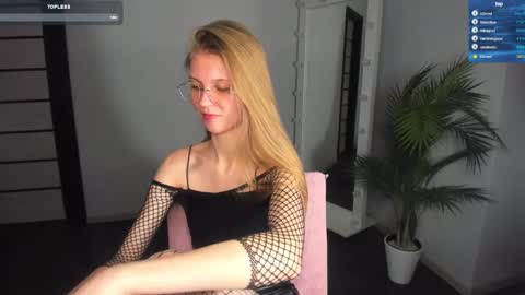 Phoebe online show from February 2025 01:24:01 PM