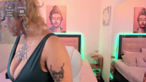 pink_maddy online show from September 2025 03:51:01 AM