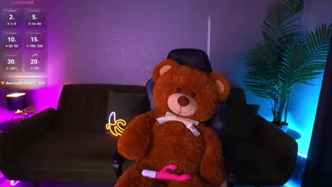 pixiepeachh online show from December 2025 03:18:02 PM