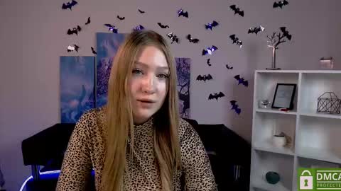 Snapshot of playful_sophie chatting on December 2024 06:17:02 PM Sophie online show from December 2024 06:17:02 PM