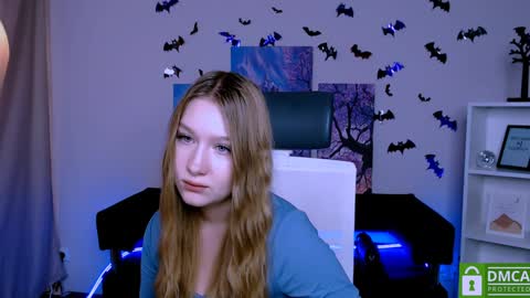 Snapshot of playful_sophie chatting on December 2024 02:22:02 PM Sophie online show from December 2024 02:22:02 PM
