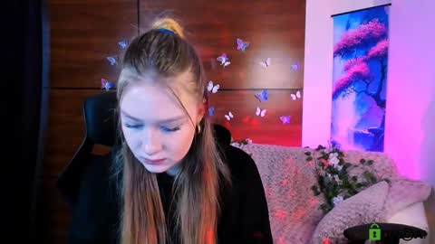 Snapshot of playful_sophie chatting on January 2025 10:57:01 AM Sophie online show from January 2025 10:57:01 AM