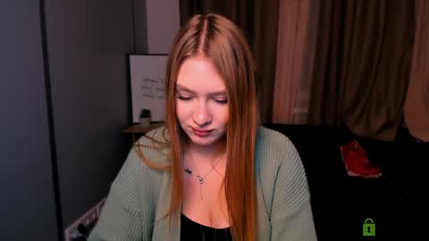 Snapshot of playful_sophie chatting on January 2025 12:04:01 AM Sophie online show from January 2025 12:04:01 AM