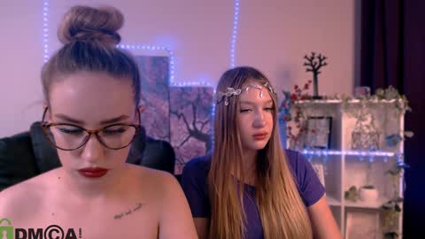 Snapshot of playful_sophie chatting on January 2025 12:20:01 AM Sophie online show from January 2025 12:20:01 AM
