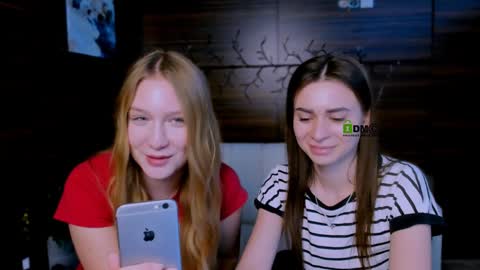 Snapshot of playful_sophie chatting on January 2025 01:52:01 PM Sophie online show from January 2025 01:52:01 PM