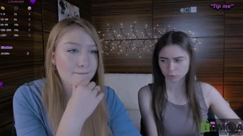 Snapshot of playful_sophie chatting on January 2025 08:28:01 PM Sophie online show from January 2025 08:28:01 PM