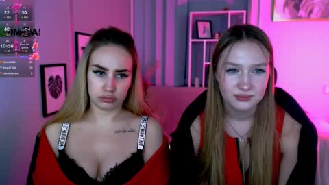 Snapshot of playful_sophie chatting on February 2025 02:56:02 AM Sophie online show from February 2025 02:56:02 AM