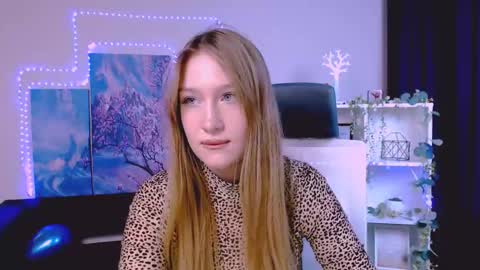 Snapshot of playful_sophie chatting on February 2025 12:38:02 AM Sophie online show from February 2025 12:38:02 AM