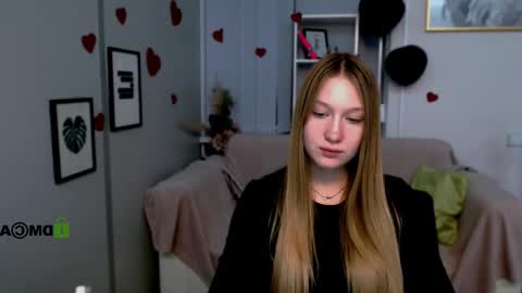 Snapshot of playful_sophie chatting on February 2025 06:45:01 PM Sophie online show from February 2025 06:45:01 PM