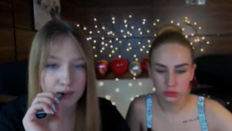 Snapshot of playful_sophie chatting on March 2025 09:59:02 PM Sophie online show from March 2025 09:59:02 PM
