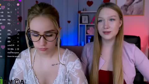 Snapshot of playful_sophie chatting on March 2025 08:31:01 PM Sophie online show from March 2025 08:31:01 PM