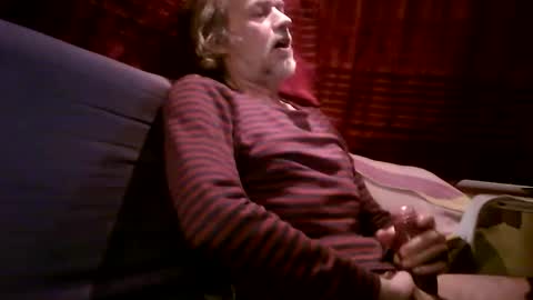 Snapshot of plus84u chatting on February 2025 10:25:01 PM Fratzz online show from February 2025 10:25:01 PM