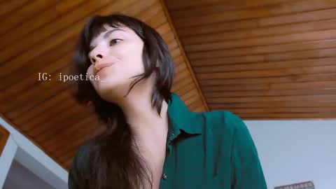 Snapshot of poeeticaa_ chatting on January 2025 12:16:02 PM IG ipoetica online show from January 2025 12:16:02 PM