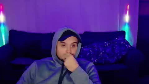 poo_c_licker213 online show from December 2025 03:25:02 AM