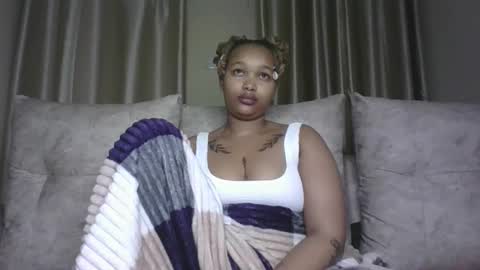 Snapshot of pretty_little_baibe chatting on November 2025 11:26:01 PM Tracy online show from November 2025 11:26:01 PM