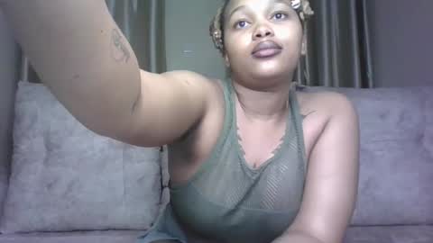 Snapshot of pretty_little_baibe chatting on December 2025 12:29:01 AM Tracy online show from December 2025 12:29:01 AM