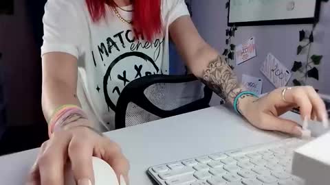 Snapshot of purple2staythnxxx chatting on November 2025 11:03:01 PM Purple2StayThnxxx online show from November 2025 11:03:01 PM