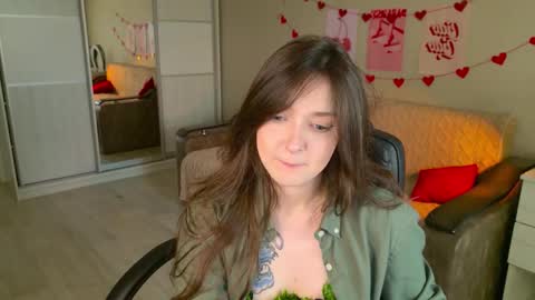 Snapshot of purple_averge chatting on October 2025 05:41:02 AM Bella online show from October 2025 05:41:02 AM